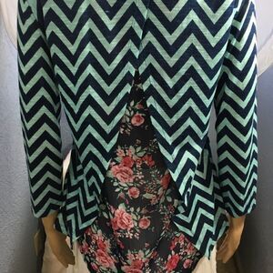 Forever Orchid Girls Blouse Size XL 16 
rose back